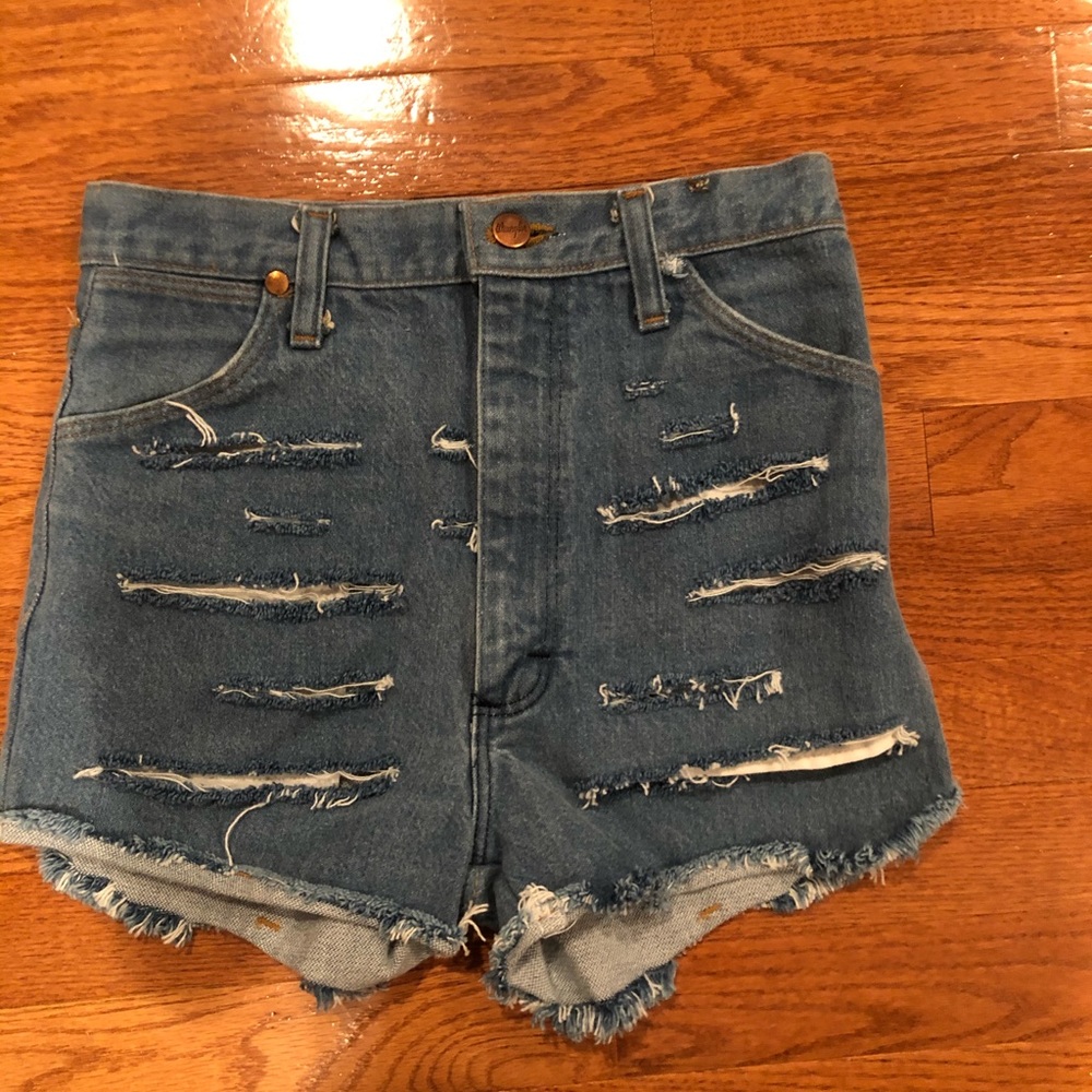 aritzia WRANGLER denim shorts